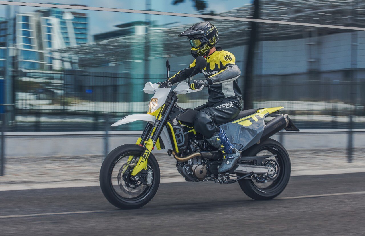 Husqvarna 701 Enduro e 701 Supermoto 2023